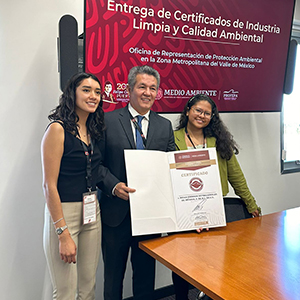 TIPers recibiendo certificado PROFEPA